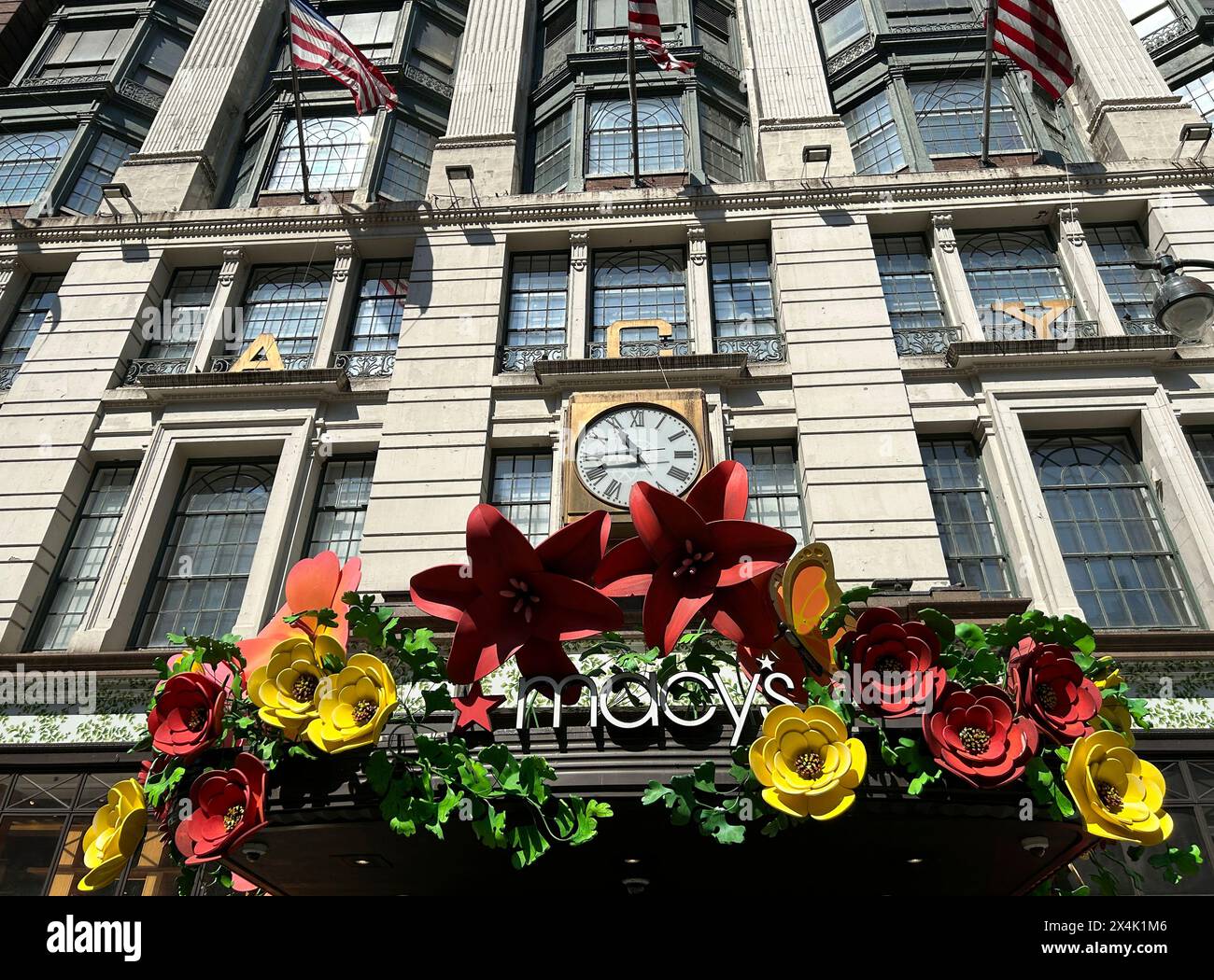 R.H. Macy & Company, vista esterna dall'angolo basso, New York City, New York, Stati Uniti Foto Stock