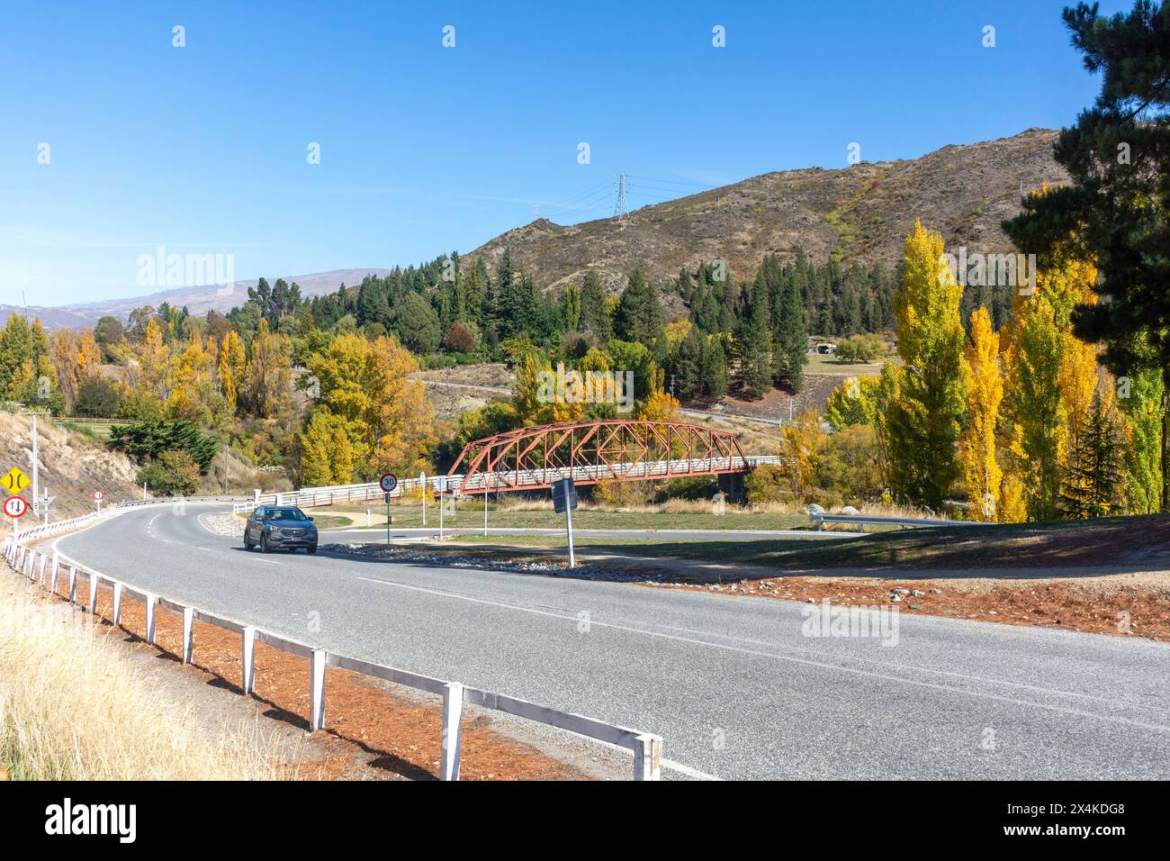 Ponte Clyde sul fiume Clutha, Matau Street, Clyde, Central Otago, Otago, isola del Sud, nuova Zelanda Foto Stock
