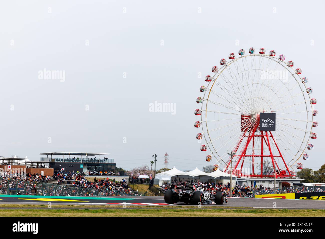 Circuito di Suzuka, 6 aprile 2024: Kevin Magnussen (DEN) della Haas F1 durante il Gran Premio di Formula 1 del Giappone 2024. Foto Stock