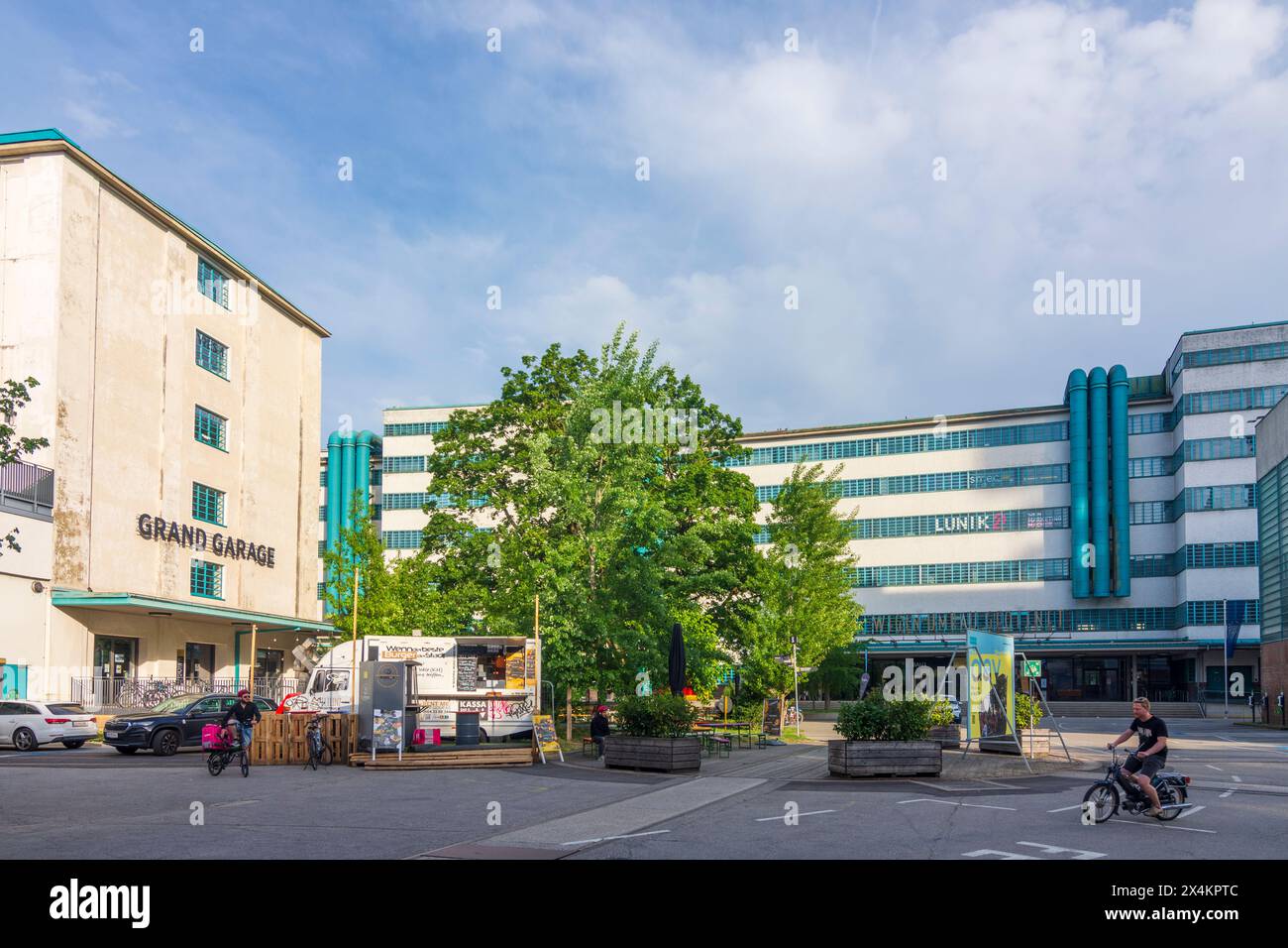Linz: Ex Tabakfabrik, oggi centro delle industrie creative e della digitalizzazione a Donau, Oberösterreich, alta Austria, Austria Foto Stock
