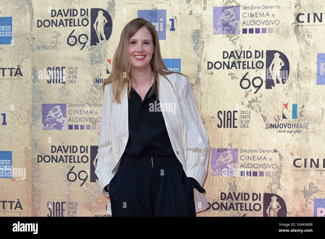 Roma, Italia. 3 maggio 2024. Justine Triet partecipa al Red carpet dell'evento premi David di Donatello 2024 allo Studio 5 Cinecittà. Credito: SOPA Images Limited/Alamy Live News Foto Stock