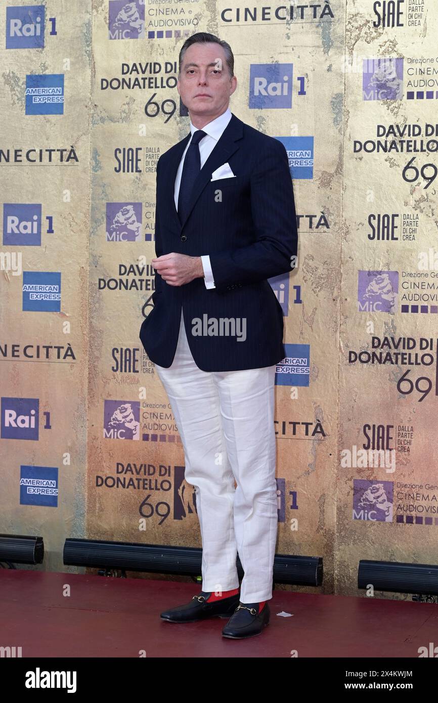 Roma, Italia. 3 maggio 2024. Maurizio Lombardi partecipa al Red carpet di premi David di Donatello 2024 presso lo Studio 5 Cinecittà. Credito: SOPA Images Limited/Alamy Live News Foto Stock