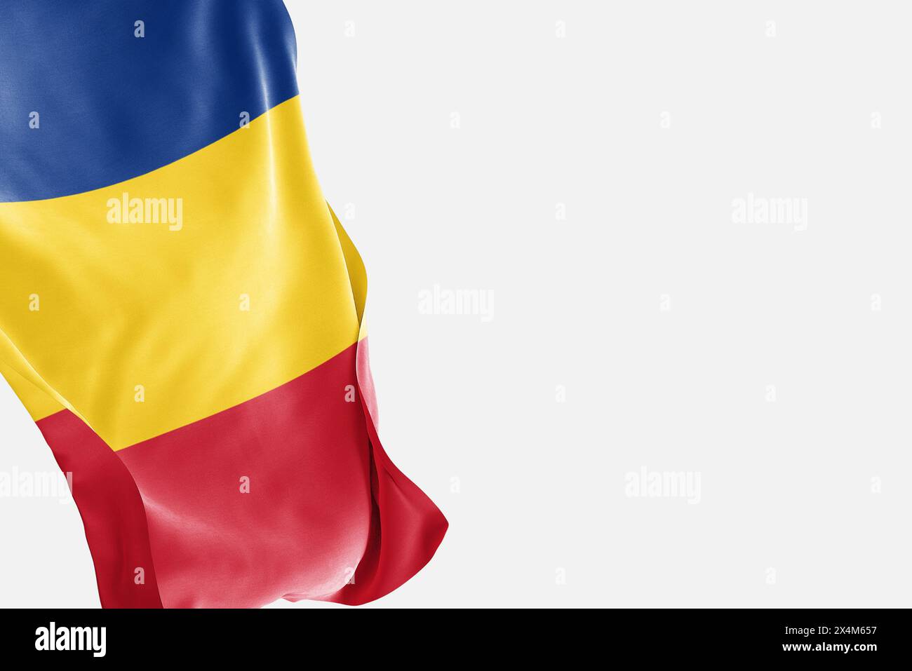 La bandiera nazionale della Romania fluttua nel vento. Bandiera della Romania ondulata. Vista frontale ravvicinata. Foto Stock