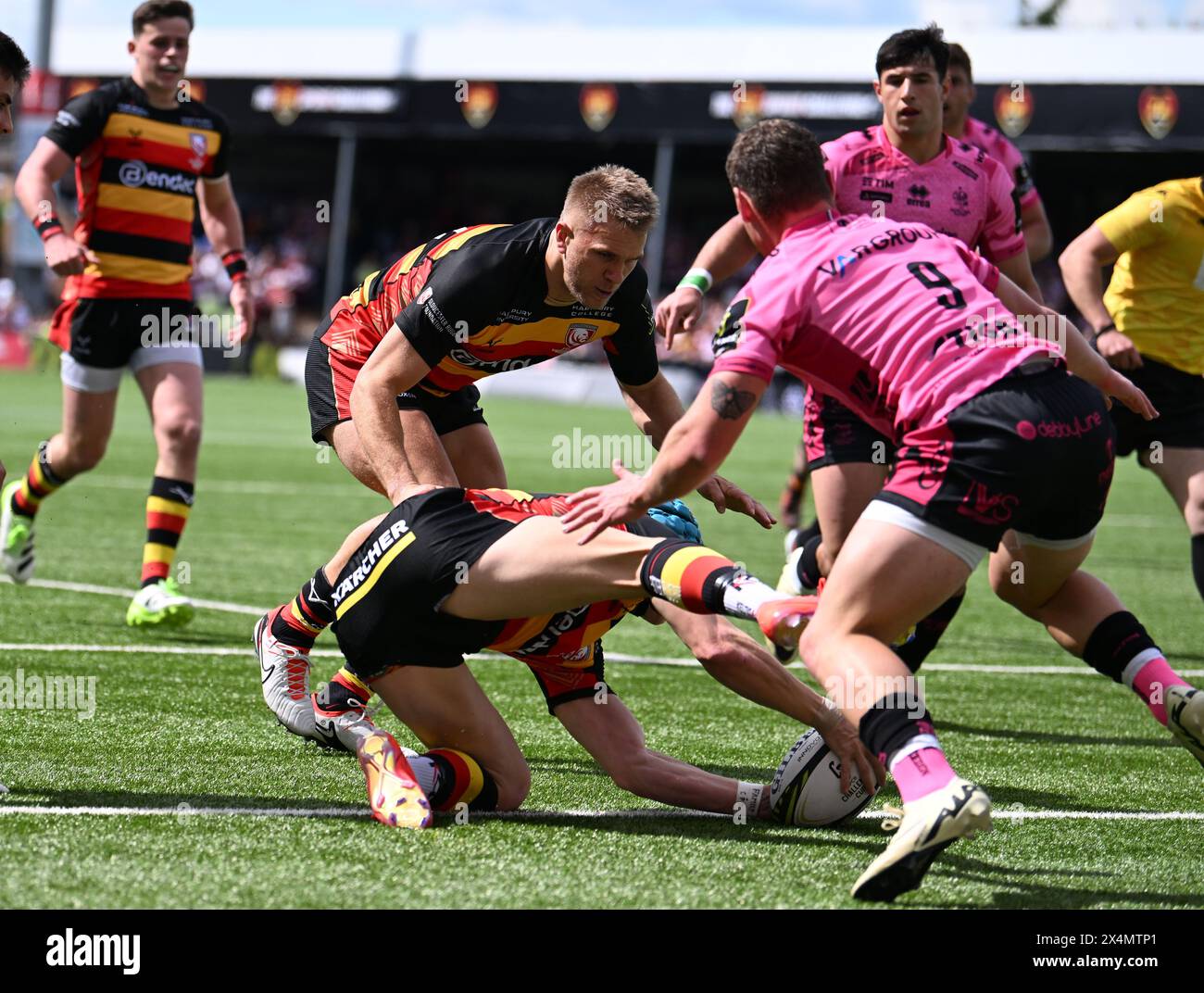 Kingsholm Stadium, Gloucester, Gloucestershire, Regno Unito. 4 maggio 2024. European Challenge Cup semi Final Rugby, Gloucester contro Benetton Rugby; Josh Hathaway di Gloucester segna una meta al 7° minuto per il 5-0 Credit: Action Plus Sports/Alamy Live News Foto Stock