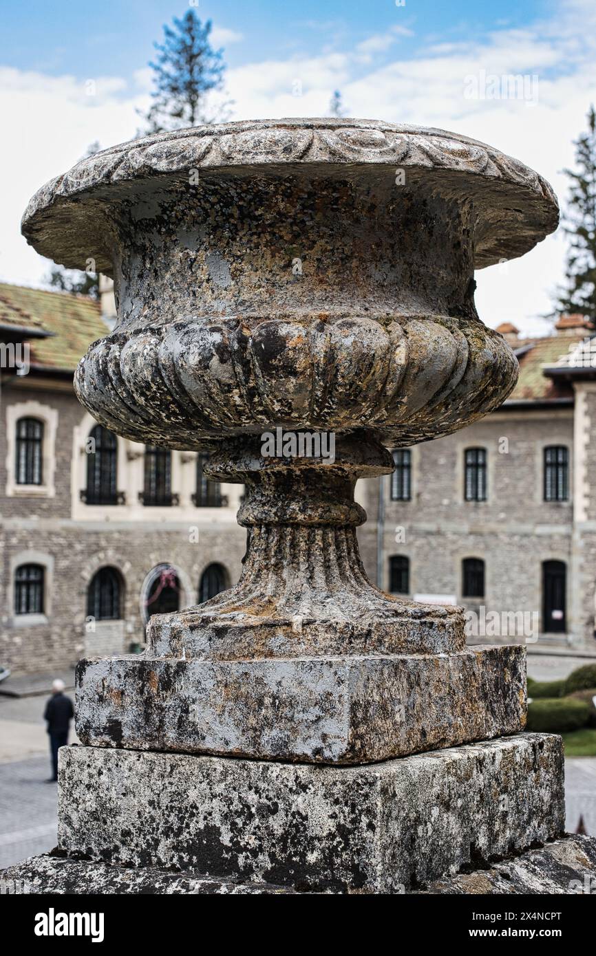 Decorazioni esterne del castello di Cantacuzino Busteni, Romania, decorazioni ispirazioni Foto Stock