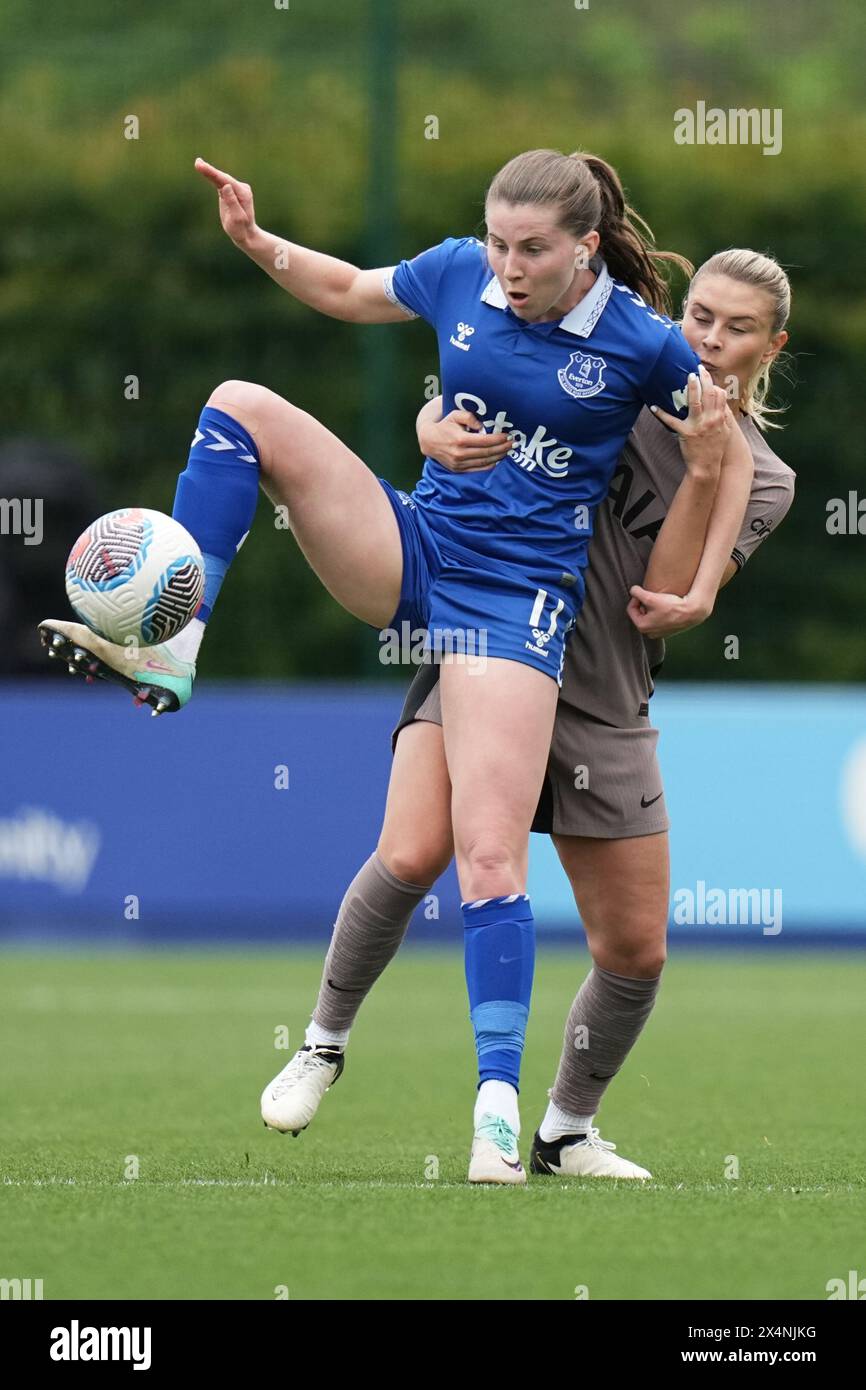 Everton FC vs Spurs FC Barclays Womens Super League WALTON HALL PARK STADIUM, INGHILTERRA - 4 maggio 2024 Emma Bissell di Everton durante la partita di Barclays Women's Super League tra Everton FC e Spurs FC al Walton Hall Park Stadium il 28 aprile 2024 a Liverpool in Inghilterra. (Foto Alan Edwards) Foto Stock