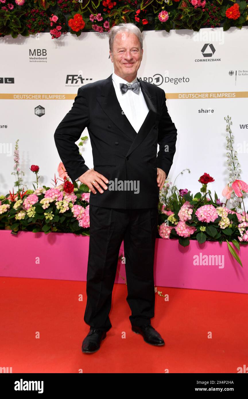 Tom Gerhardt bei der 74. Verleihung des Deutschen Filmpreises 2024 im Theater am Potsdamer Platz. Berlino, 03.05.2024 Foto Stock