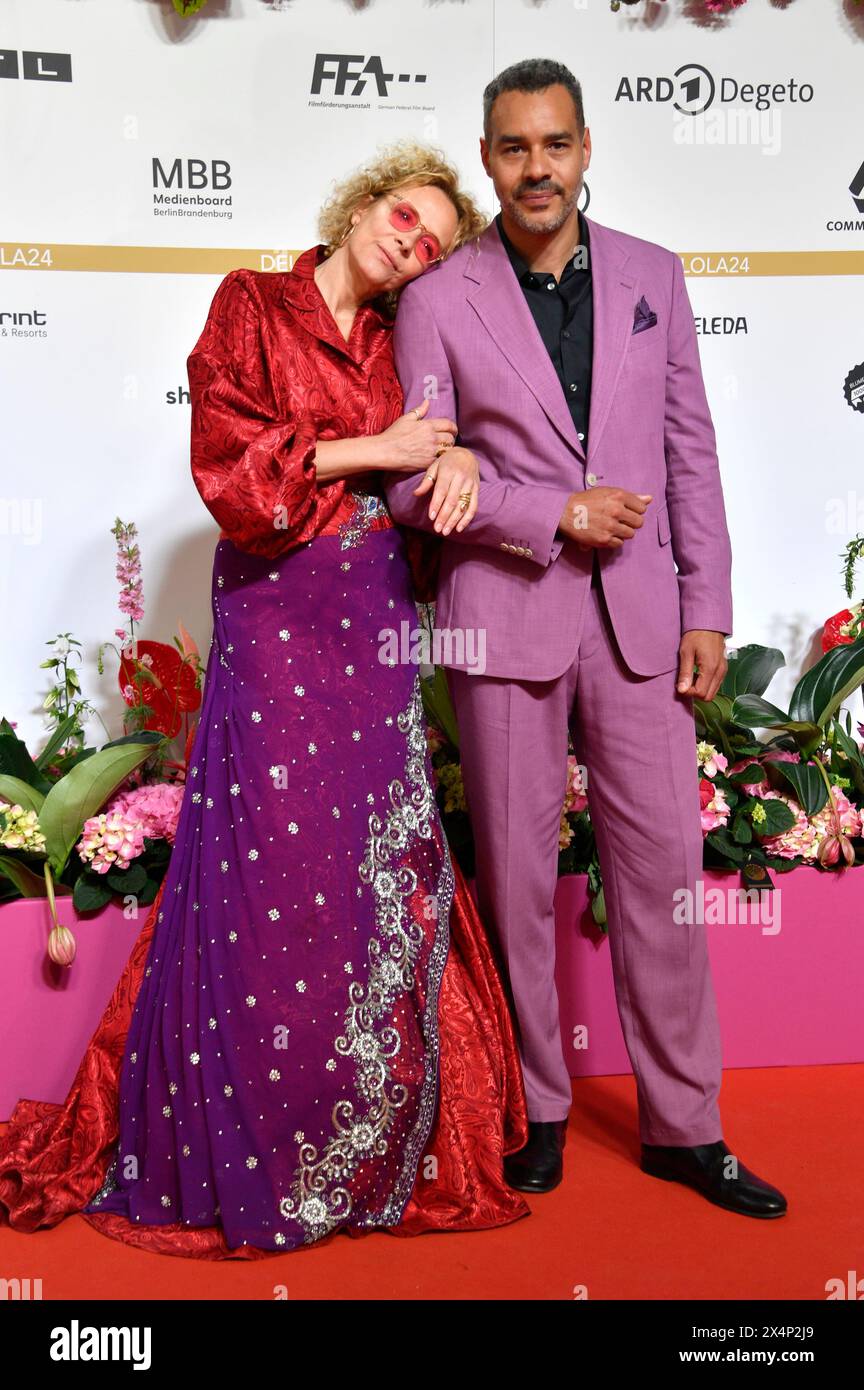Katja Riemann e Michael Klammer bei der 74. Verleihung des Deutschen Filmpreises 2024 im Theater am Potsdamer Platz. Berlino, 03.05.2024 Foto Stock