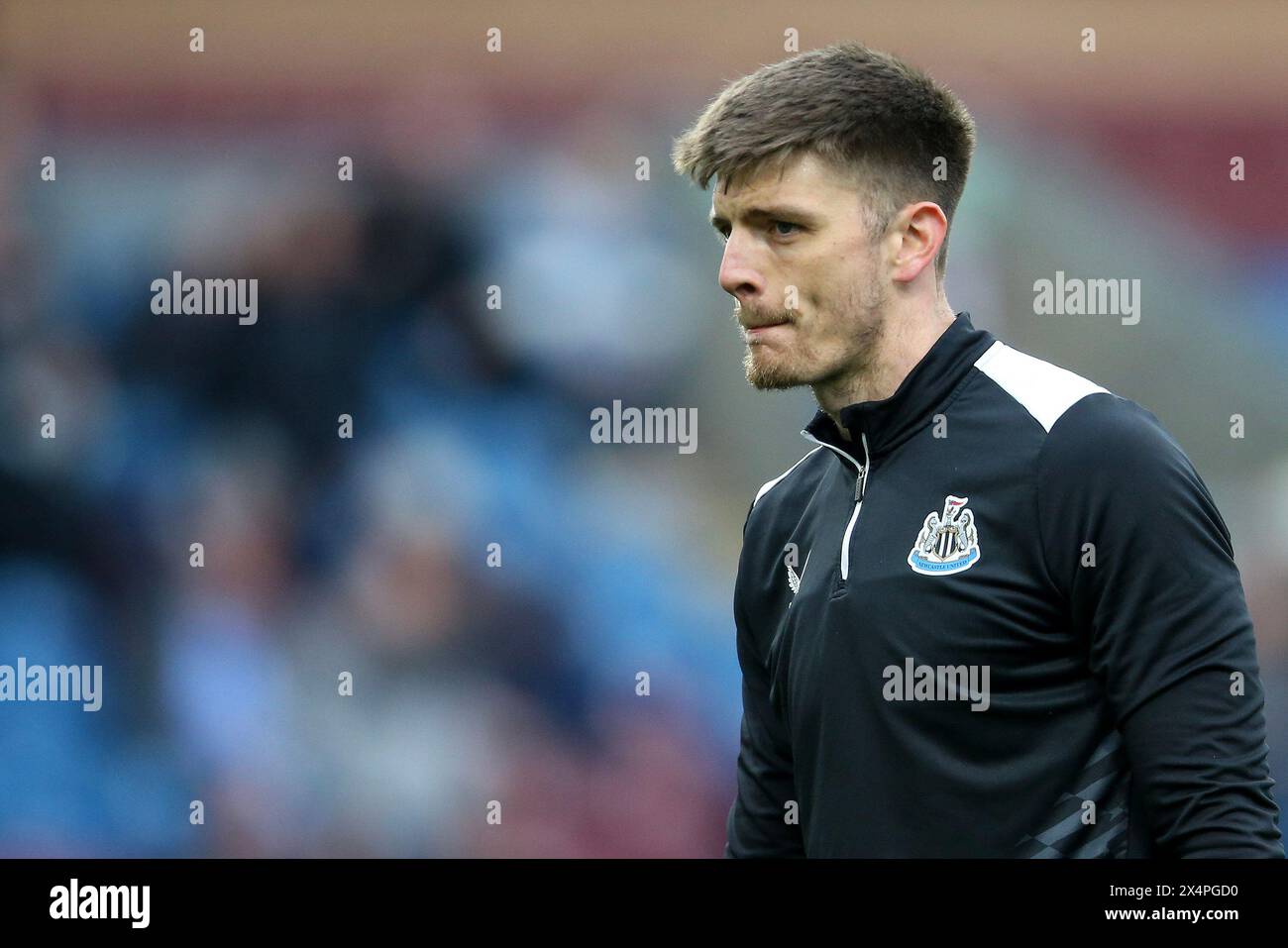 Burnley, Regno Unito. 4 maggio 2024. Nick Pope, il portiere del Newcastle United durante il riscaldamento. Partita di Premier League, Burnley contro Newcastle Utd al Turf Moor di Burnley, Lancs sabato 4 maggio 2024. Questa immagine può essere utilizzata solo per scopi editoriali. Solo per uso editoriale, foto di Chris Stading/Andrew Orchard fotografia sportiva/Alamy Live news credito: Andrew Orchard fotografia sportiva/Alamy Live News Foto Stock