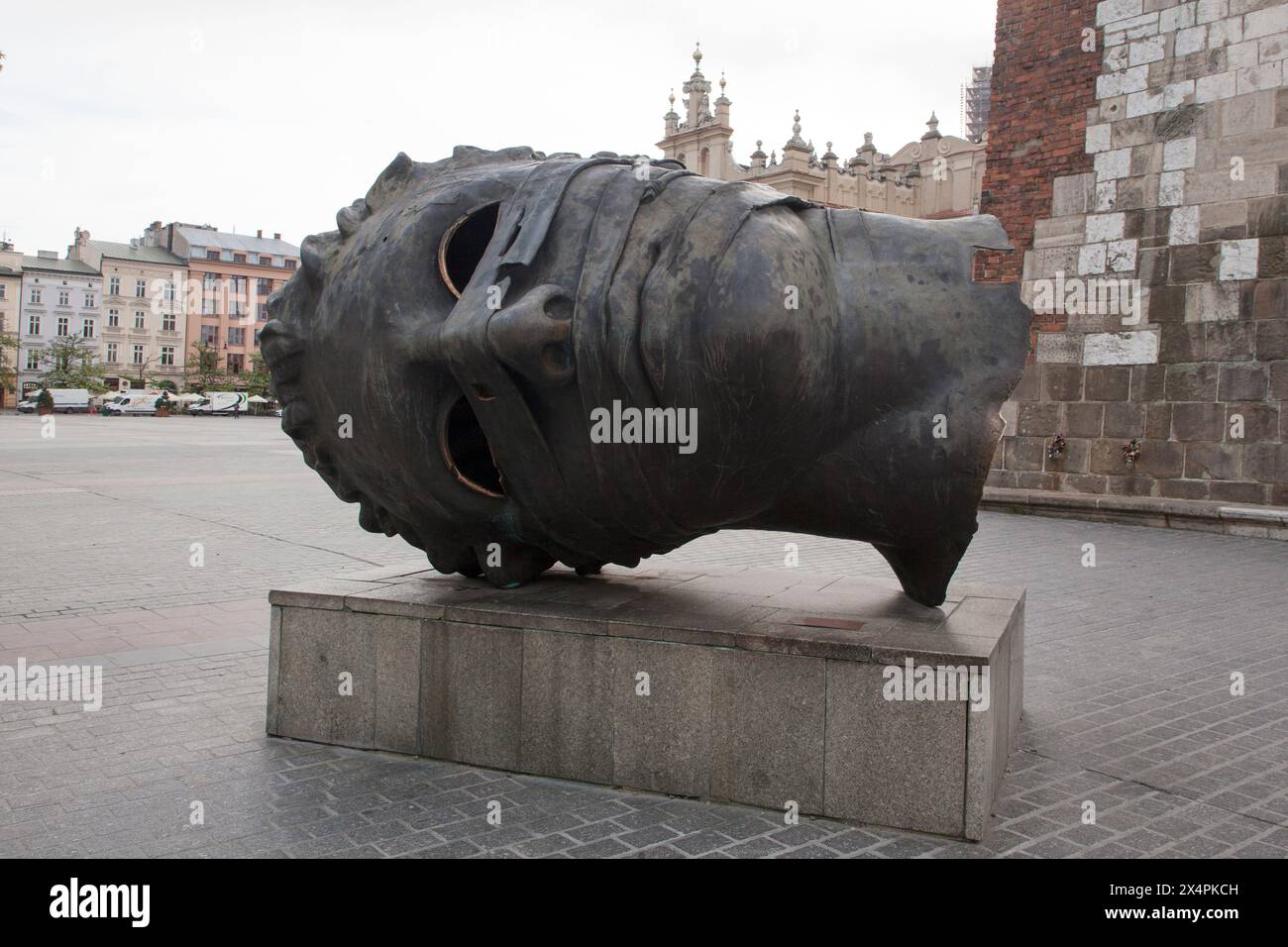 Eros bendato dell'artista polacco Igir Mitoraj (testa senza occhi) Foto Stock
