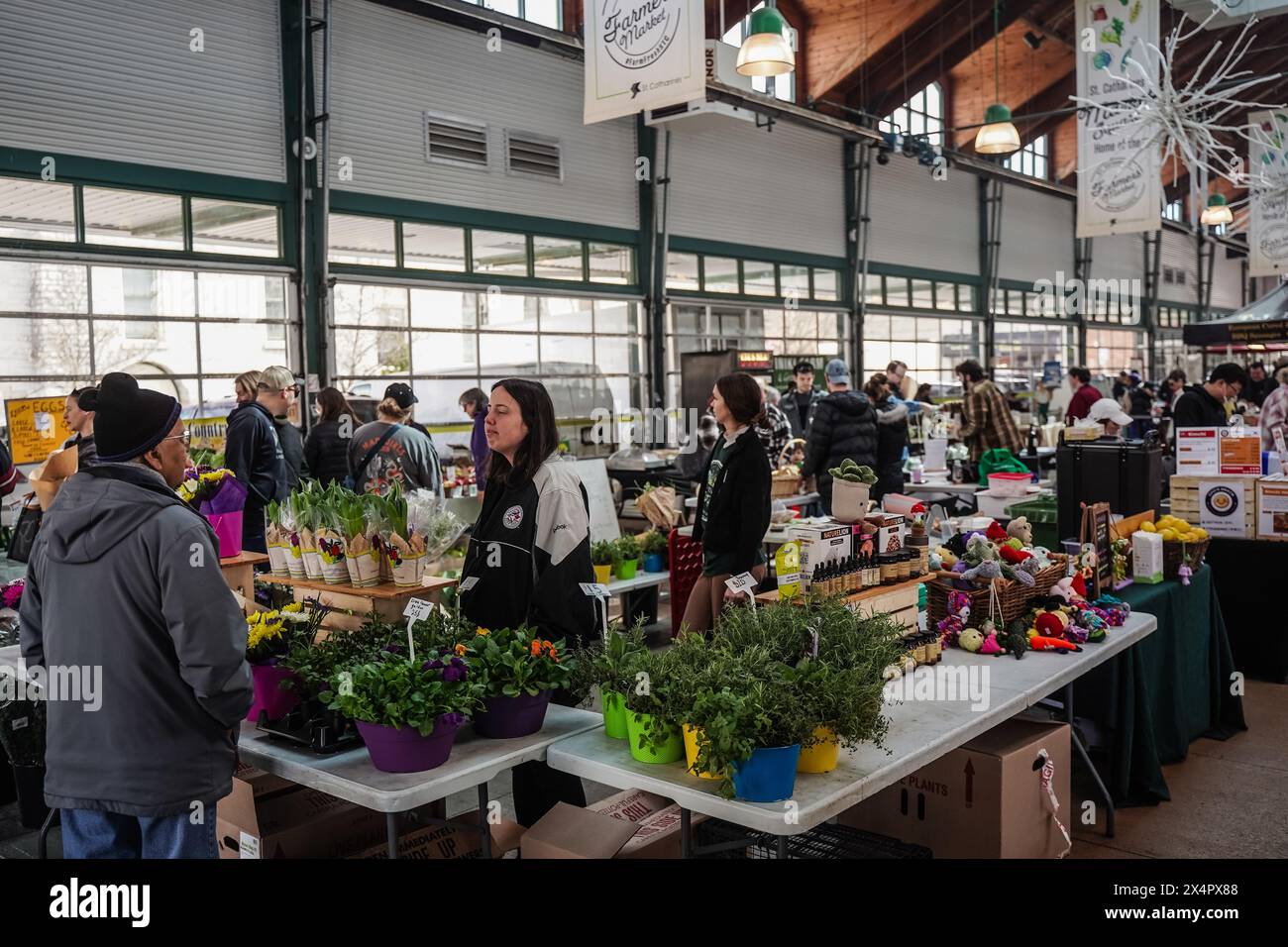 Market Square o St Catherines Farmers Market vicino a King st e James st, St Catherines, Ontario, Canada Foto Stock