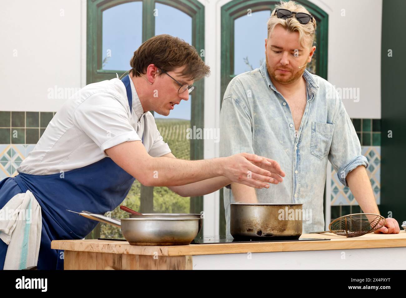 Preston Park, Brighton, City of Brighton & Hove, East Sussex, Regno Unito. Dimostrazione di cucina con Jamie Halsall di Cin Cin al Brighton Foodies Festival 2024, Preston Park, Brighton. 4 maggio 2024. David Smith Alamy Foto Stock