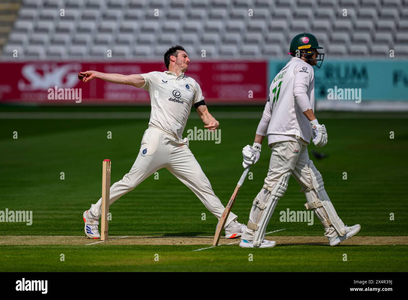 LONDRA, REGNO UNITO. 4 maggio, 24. Toby Roland-Jones del Middlesex in azione durante la partita di oggi durante il giorno 2 del Vitality County Championship Middlesex contro Leicestershire al Lord's Cricket Ground sabato 4 maggio 2024 a LONDRA, INGHILTERRA. Crediti: Taka Wu/Alamy Live News Foto Stock