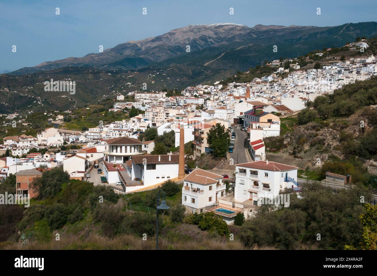 Il pittoresco "Viilage bianco" di Competa nella regione di Axarquía in Andalusia, Spagna Foto Stock