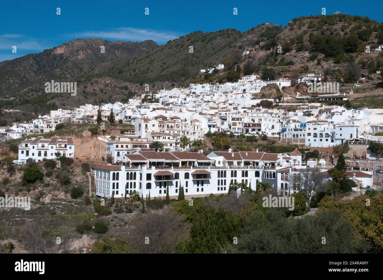 "Villaggio bianco" di Frigiliana nella regione Axarquia dell'Andalusia, Spagna meridionale Foto Stock