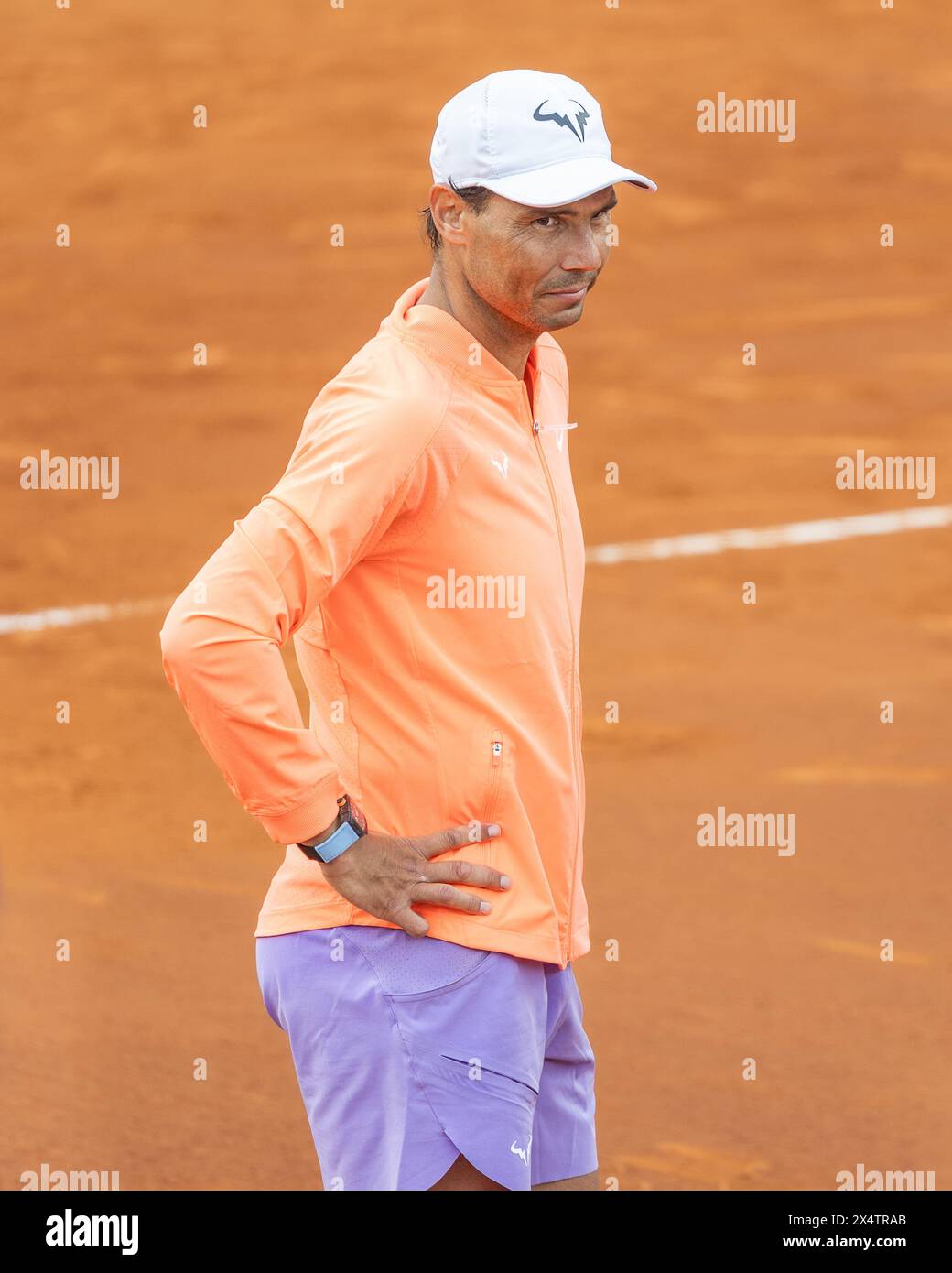 Rafael Nadal gioca sulla terracotta nel suo paese d'origine, la Spagna, nel 2024 Foto Stock