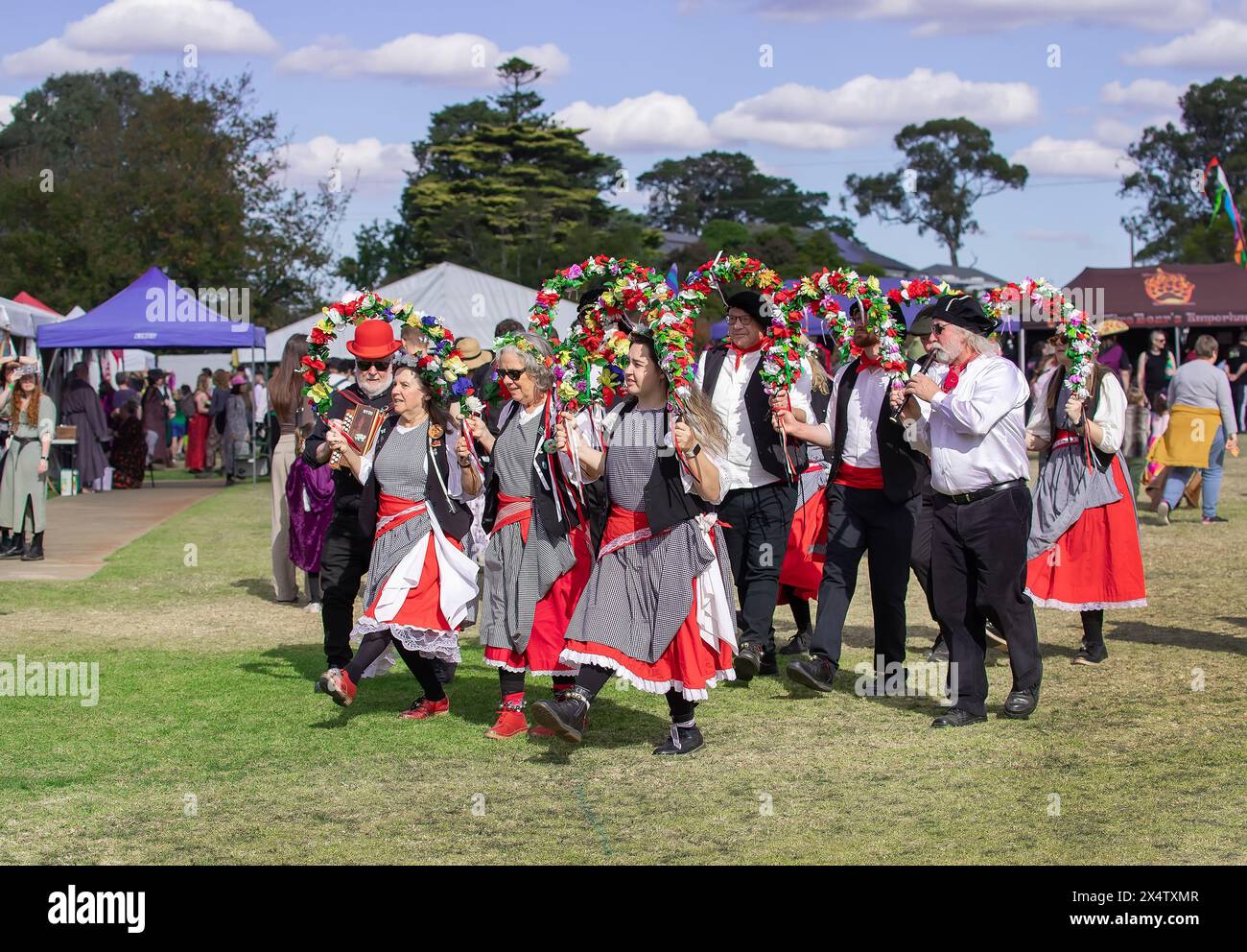 Medieval Fair South Australia, tradizionale danza di scena, concorsi, eventi di intrattenimento per la comunità Foto Stock