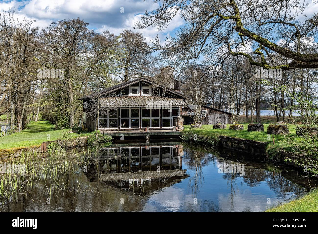 Vecchia fabbrica ad acqua Klostermoelle nel Distretto dei laghi danese, Danimarca Foto Stock