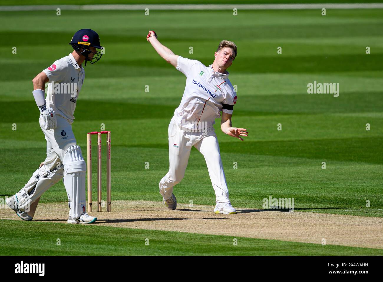 LONDRA, REGNO UNITO. 5 maggio, 24. Tom Scriven del Leicestershire (a destra) in azione durante il giorno 2 del Vitality County Championship Middlesex contro Leicestershire al Lord's Cricket Ground domenica 5 maggio 2024 a LONDRA, INGHILTERRA. Crediti: Taka Wu/Alamy Live News Foto Stock