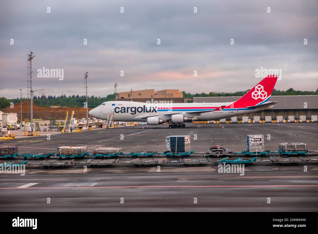 © Arnaud BEINAT/Maxppp. 2024/05/05, Grand Duché de Luxembourg. Aeroporto di Luxembourg Findel. Boeing 747 de la compagnie Fret Cargolux. INGLESE : Aeroporto di Lussemburgo, Boeing 747 della compagnia cargo lussemburghese Cargolux. Crediti: MAXPPP/Alamy Live News Foto Stock