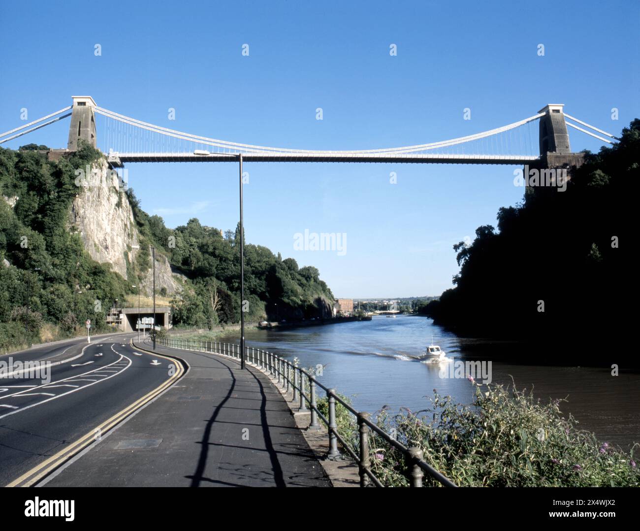 Il ponte sospeso di Clifton è un ponte a pedaggio sospeso classificato Grade i, basato su un progetto di Brunel, che attraversa la gola di Avon che collega Clifton a Bristol Foto Stock