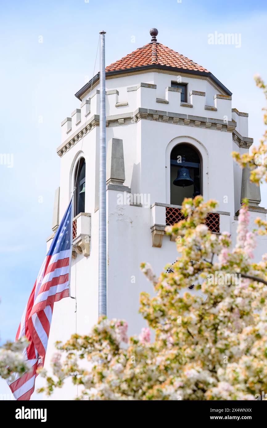La torre dell'orologio del deposito di Boise Trian si avvicina in primavera Foto Stock
