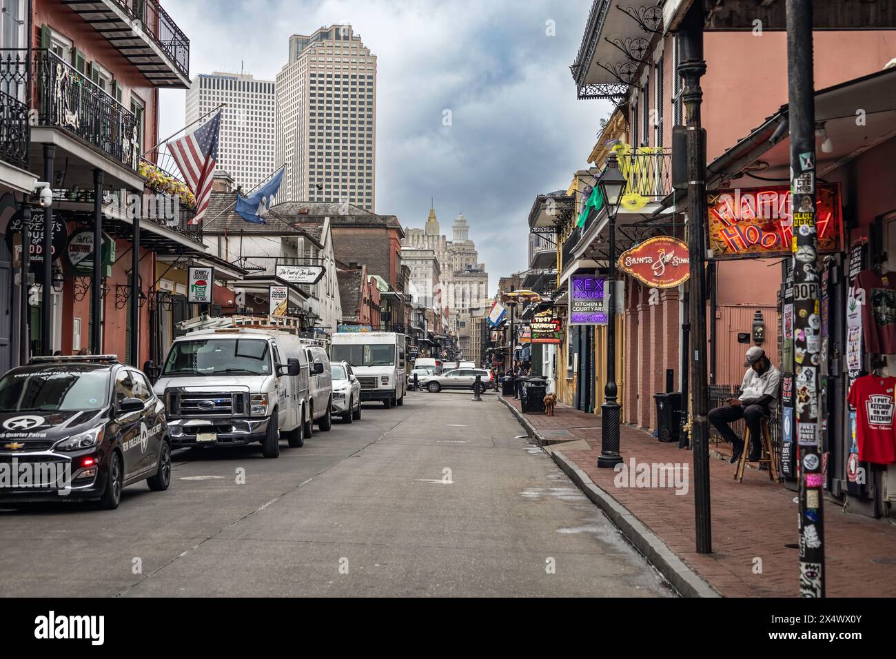Immagine di una mattinata tranquilla in Bourbon Street Foto Stock