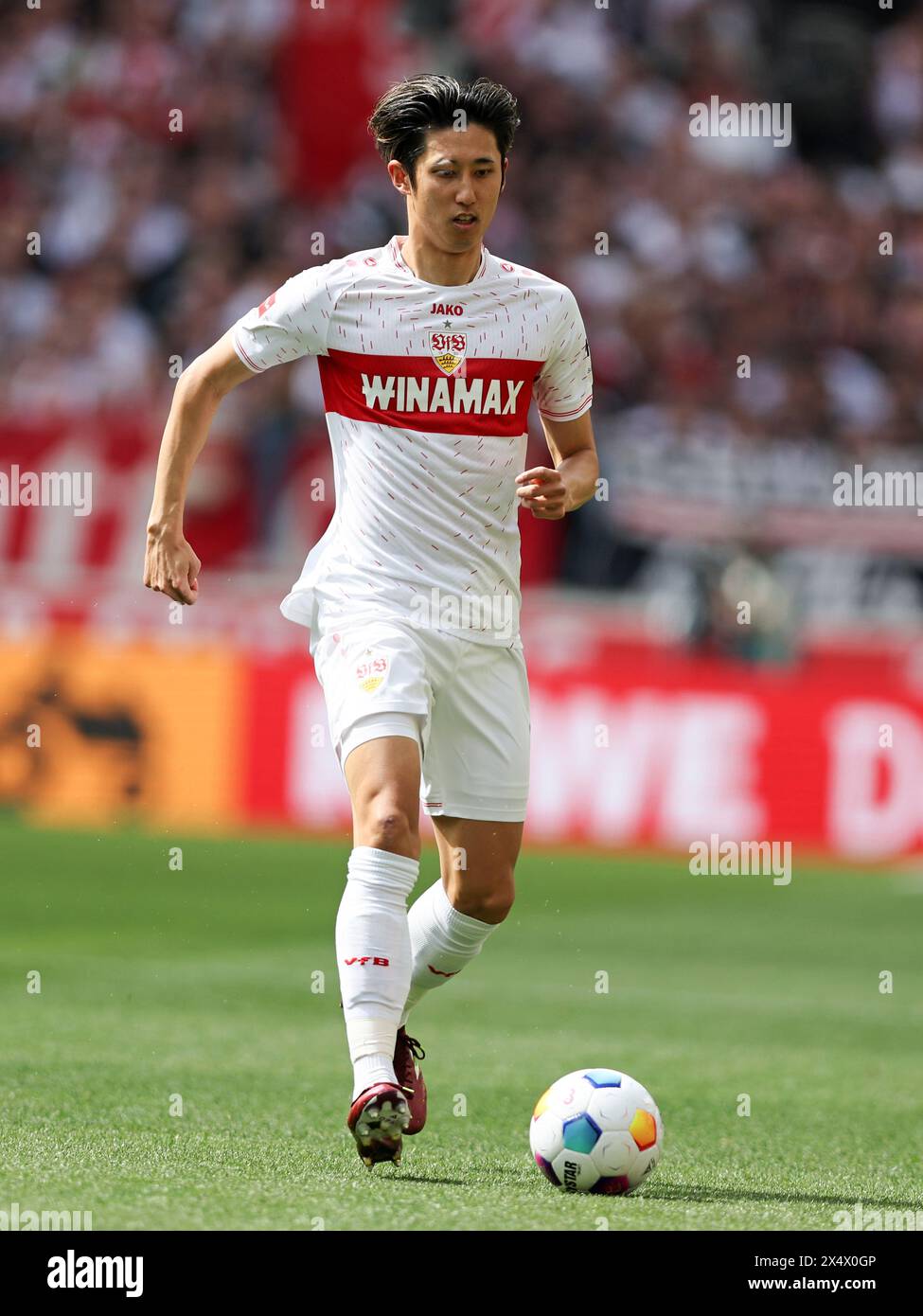 Hiroki Ito della VFB Stuttgart VfB Stuttgart - FC Bayern MŸnchen Fussball 1 . Bundesliga Saison 2023 / 2024 © diebilderwelt / Alamy Stock Foto Stock