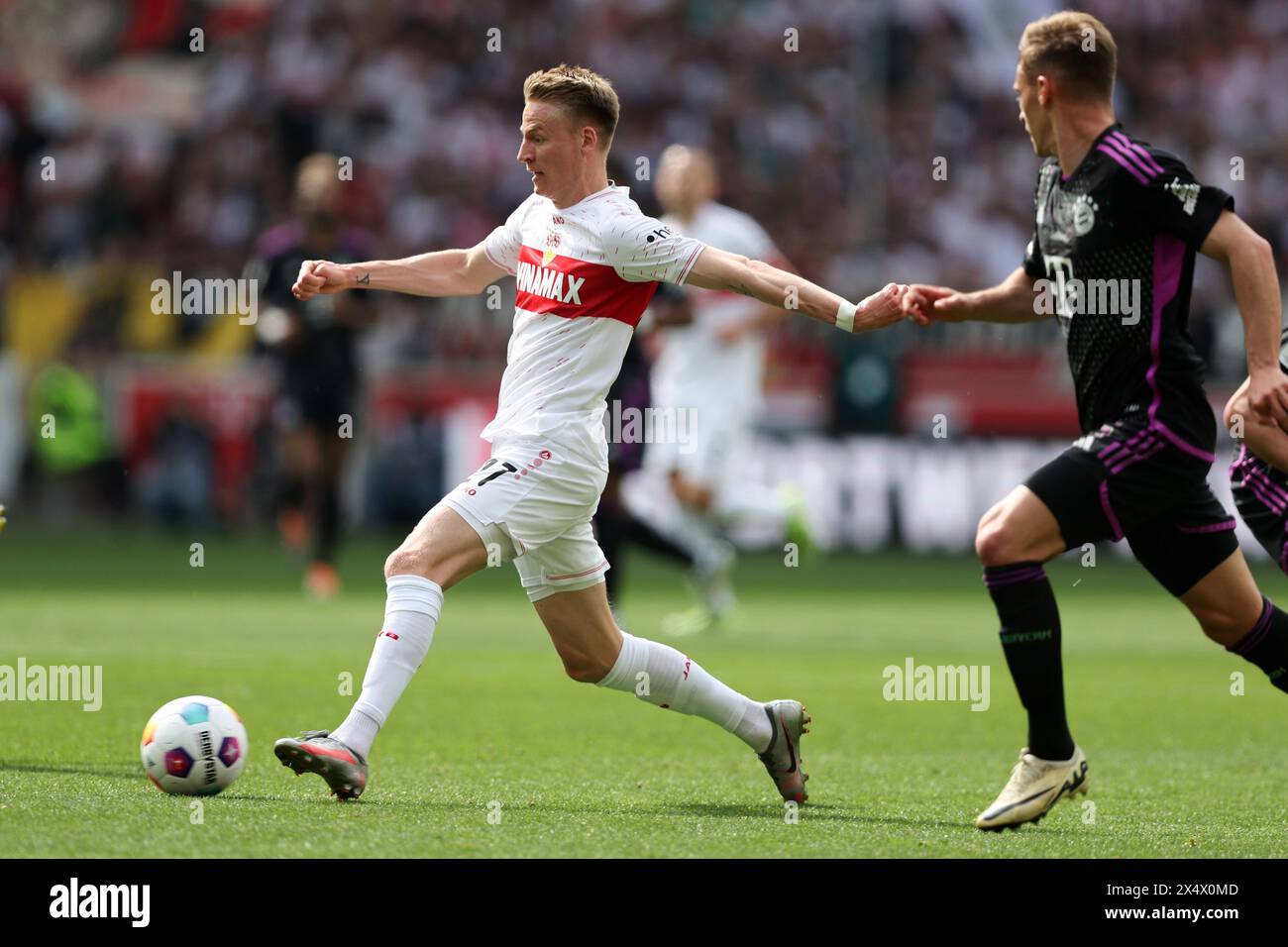 Chris Fuehrich di VFB Stuttgart VfB Stuttgart - FC Bayern MŸnchen Fussball 1 . Bundesliga Saison 2023 / 2024 © diebilderwelt / Alamy Stock Foto Stock