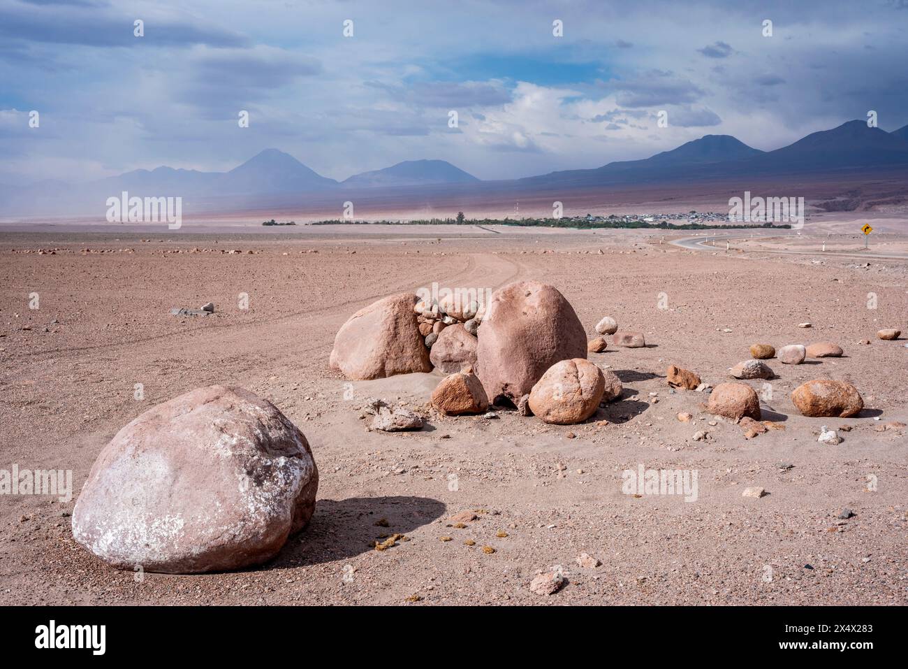 Paesaggio desertico vicino a San Pedro de Atacama, regione di Antofagasta, Cile. Foto Stock