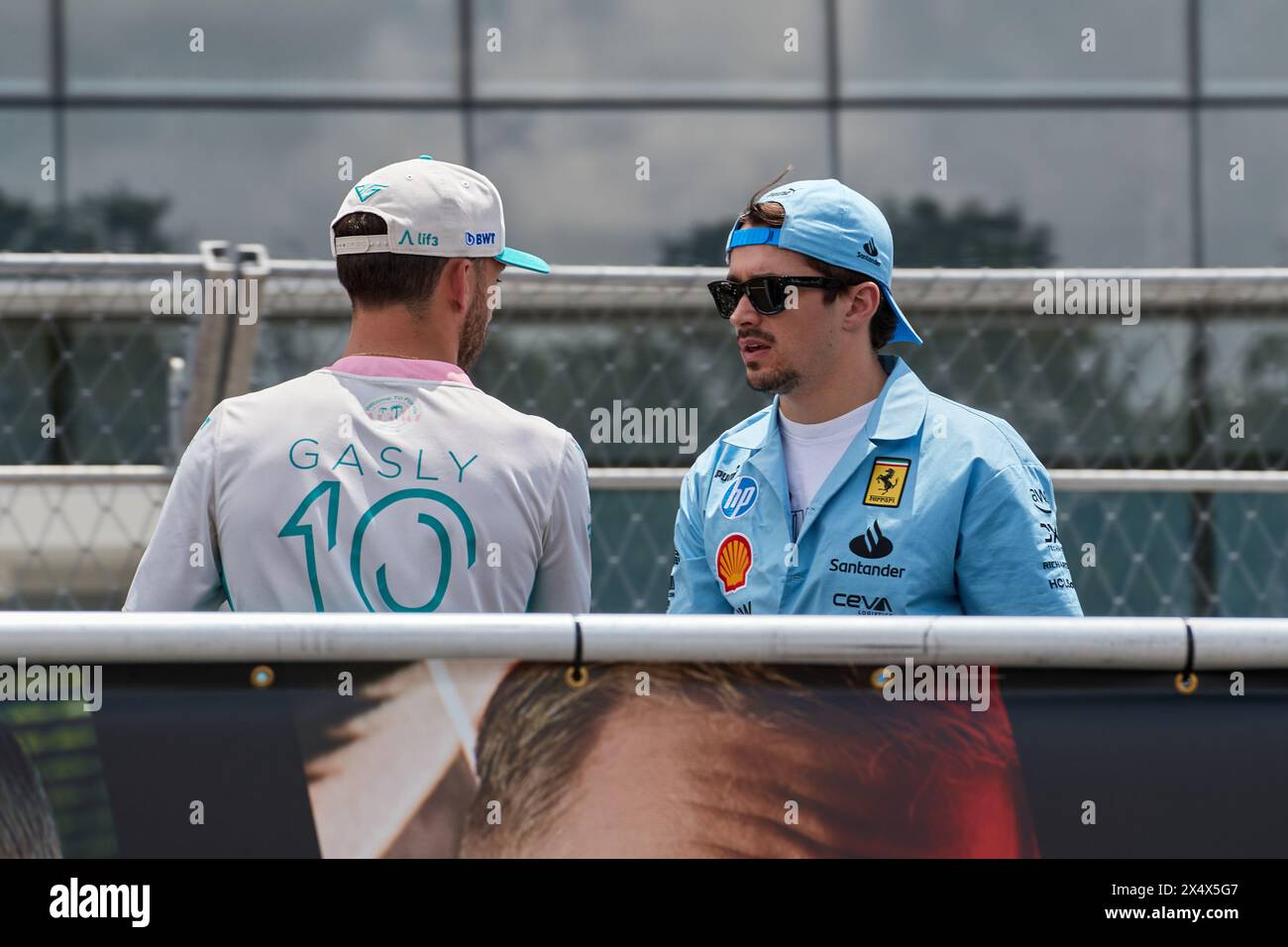 Miami Gardens, Florida, Stati Uniti. 5 maggio 2024. Sfilata dei conducenti. GP di F1 Miami all'autodromo di Miami a Miami Gardens, Florida, Stati Uniti. Crediti: Yaroslav Sabitov/YES Market Media/Alamy Live News. Foto Stock