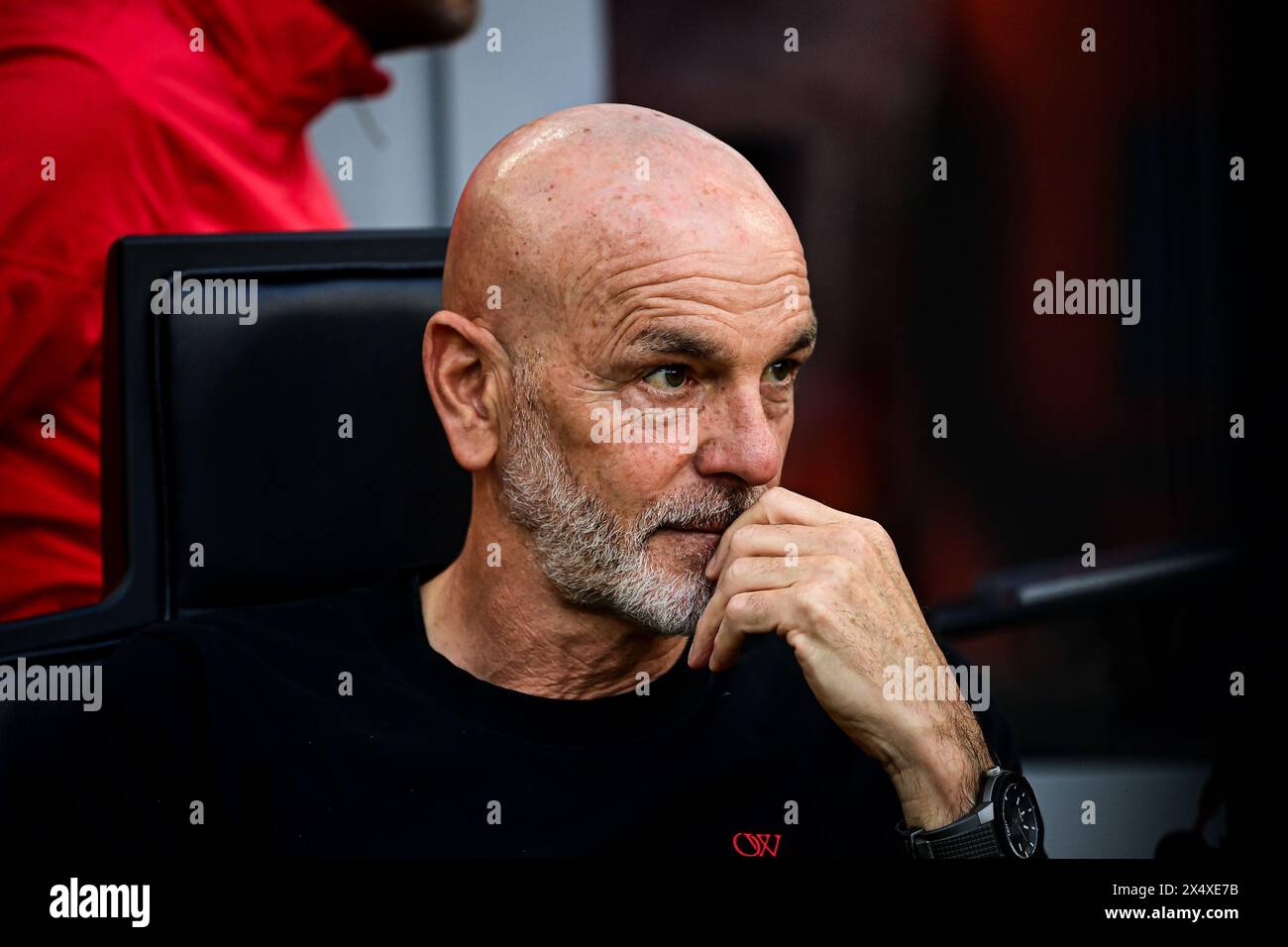 Milano, Italia. 5 maggio 2024. Stefano pioli, allenatore italiano dell'AC Milan, guarda durante la partita di calcio di serie A AC Milan vs Genoa allo stadio San Siro crediti: Piero Cruciatti/Alamy Live News Foto Stock