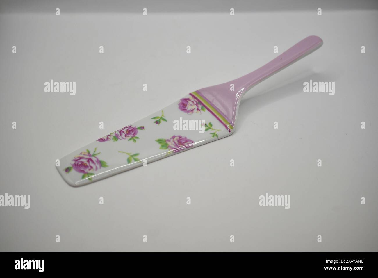 Coltello per dolci in porcellana vintage Foto Stock