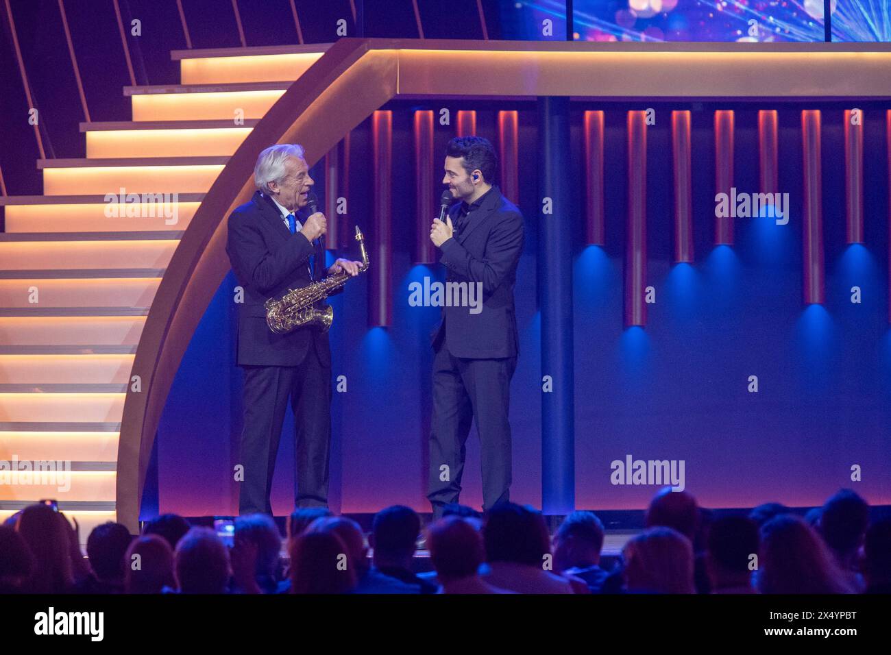 Offenburg Band leader Pepe Lienhard beim Auftritt am 04.05.2024 a Offenburg *** Offenburg Band leader Pepe Lienhard si esibisce il 04 05 2024 a Offenburg Copyright: XEibner-Pressefoto/GerhardxWingenx EP_GWR Foto Stock