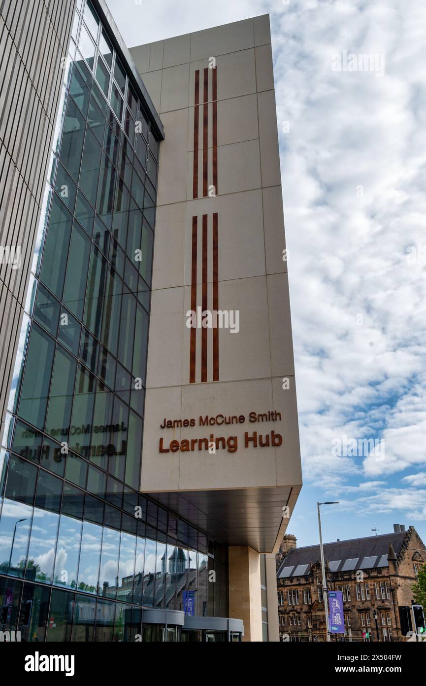 Glasgow, Regno Unito - 9 settembre 2023: Edificio del centro di apprendimento James McCune Smith presso l'Università di Glasgow. Foto Stock