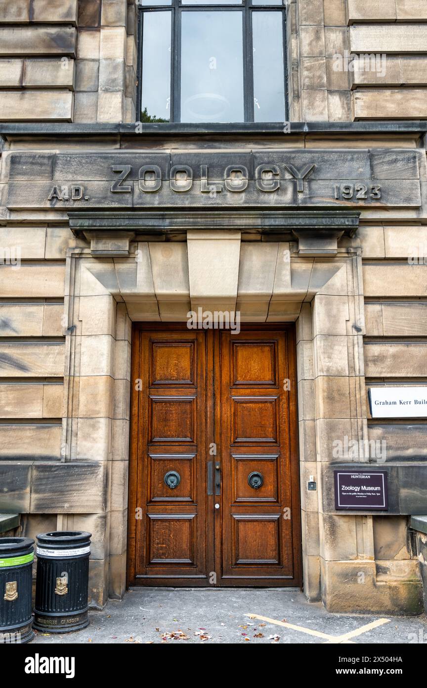 Glasgow, Regno Unito - 9 settembre 2023: L'ingresso al Museo di Zoologia Hunterian presso l'Università di Glasgow. Foto Stock