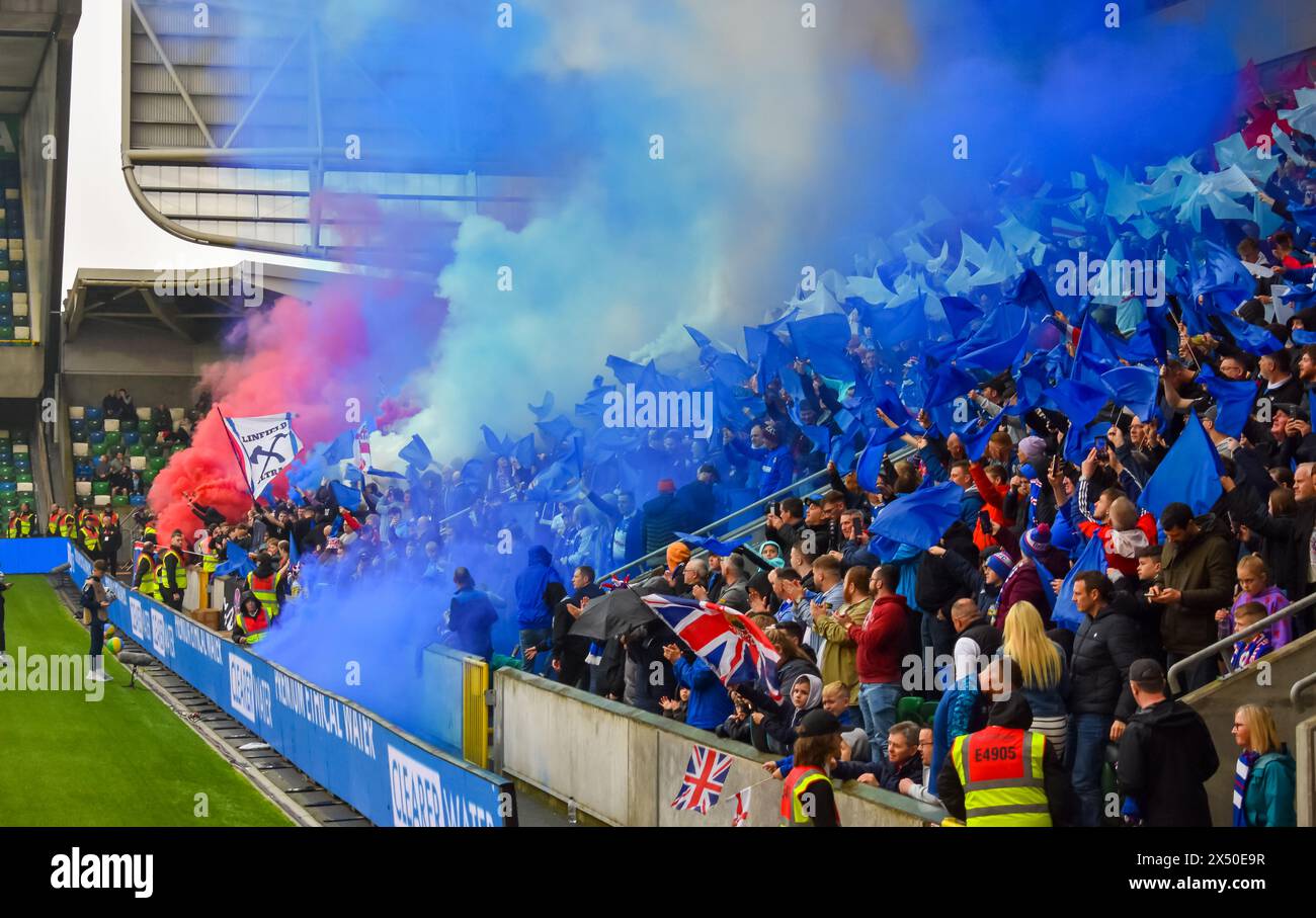 Clearer Water Irish Cup Final 2023/24, Cliftonville FC vs Linfield FC, National Stadium at Windsor Park, Belfast. Foto Stock