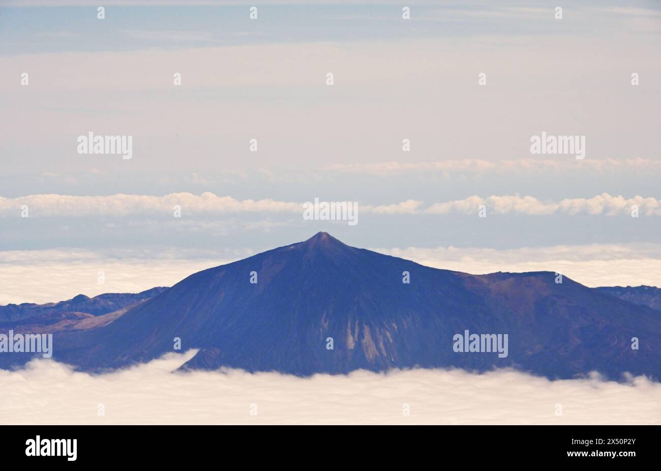 Monte Tiede sopra le nuvole, Tenerife, Isole Canarie Foto Stock