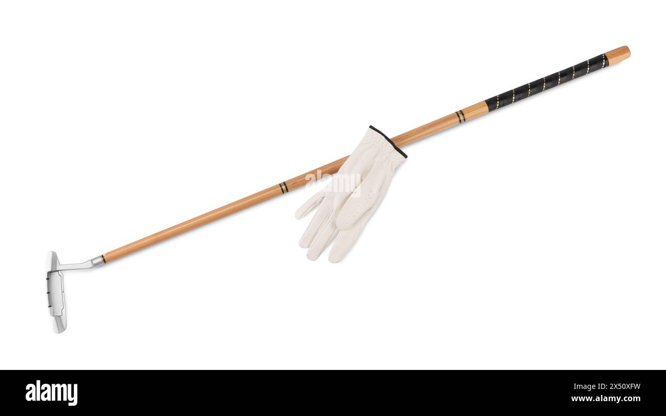 Golf club in legno e guanto isolato sul bianco, vista dall'alto. Attrezzature sportive Foto Stock