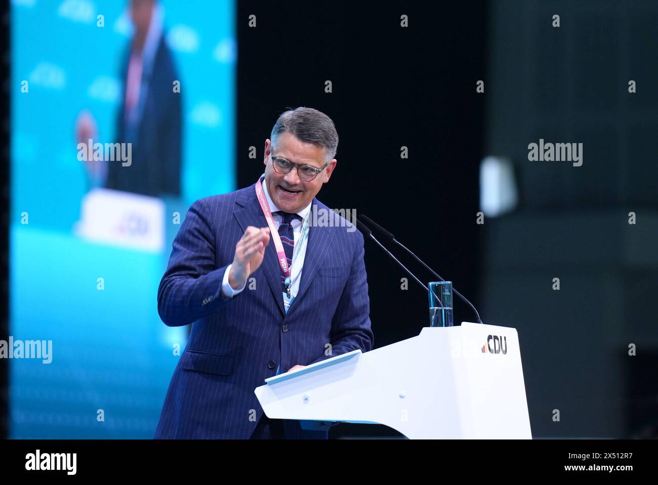 36. Bundesparteitag der CDU Deutschland 2024 Boris Rhein, Ministerpraesident von Hessen bei seiner Rede in der Aussprache auf dem 36. Parteitag der CDU Deutschlands im Estrel in Berlin , Berlin , 06.05.2024 Berlin Berlin Deutschland *** 36 Conferenza federale del partito della CDU Germany 2024 Boris Rhein, Premier di Stato d'Assia durante il suo discorso nel dibattito alla Conferenza del partito del 36 della CDU Germania presso l'Estrel di Berlino , Berlino , 06 05 2024 Berlino Berlino Berlino Germania Foto Stock