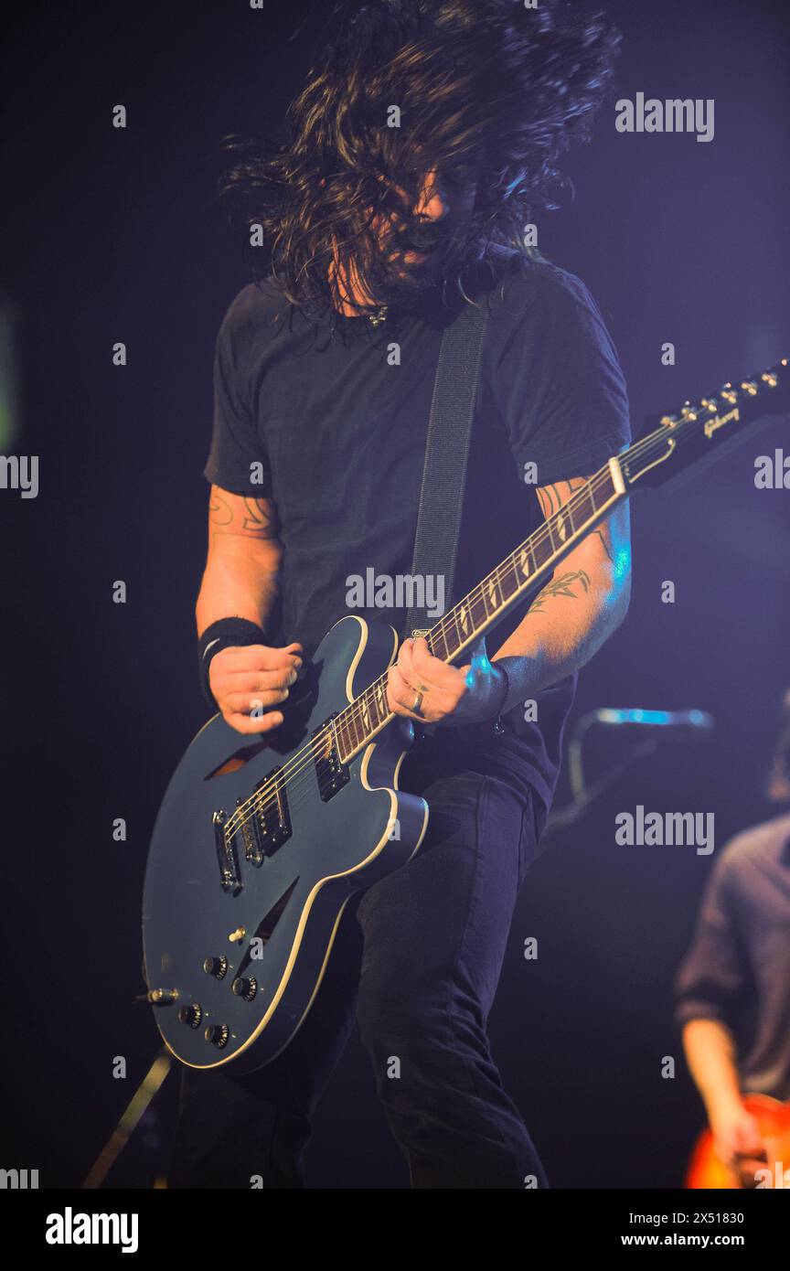 Londra, Regno Unito. 25 febbraio 2011. Il cantante Dave Grohl della rock band americana Foo Fighters pubblica il Big Gig degli NME Awards alla Wembley Arena. Credito: Justin N Foto Stock