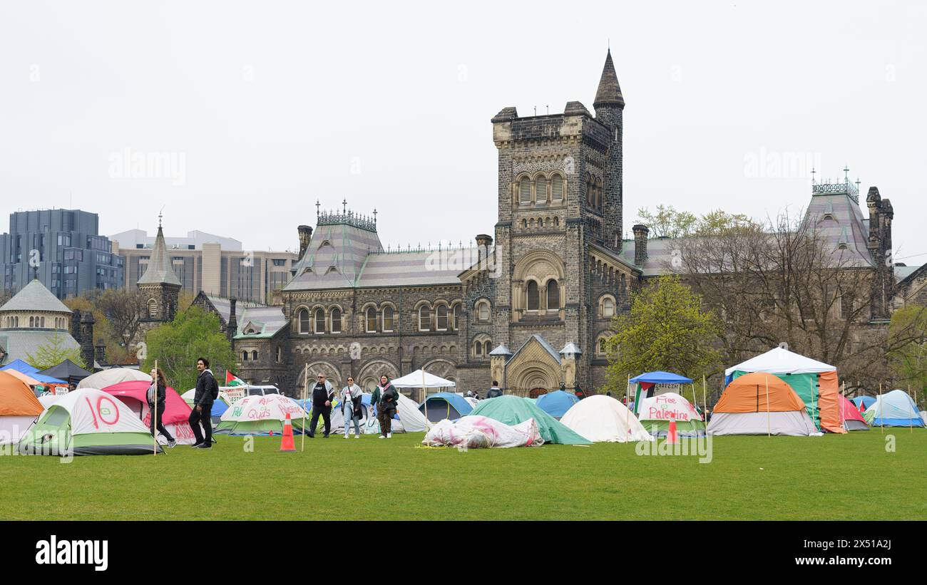 Protesta dell'accampamento a sostegno della causa palestinese durante il conflitto israelo-Hamas a Toronto, Canada Foto Stock