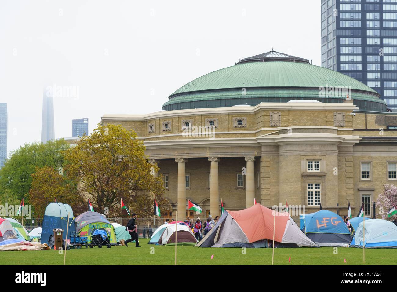Protesta dell'accampamento a sostegno della causa palestinese durante il conflitto israelo-Hamas a Toronto, Canada - 5 maggio 2024 Foto Stock