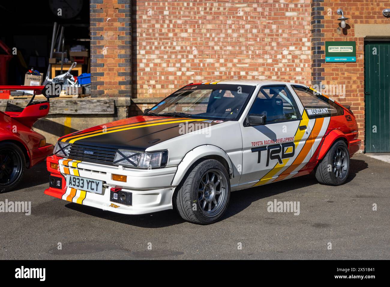 1984 Toyota Corolla, in mostra allo Scramble di aprile tenutosi al Bicester Heritage Centre il 21 aprile 2024. Foto Stock