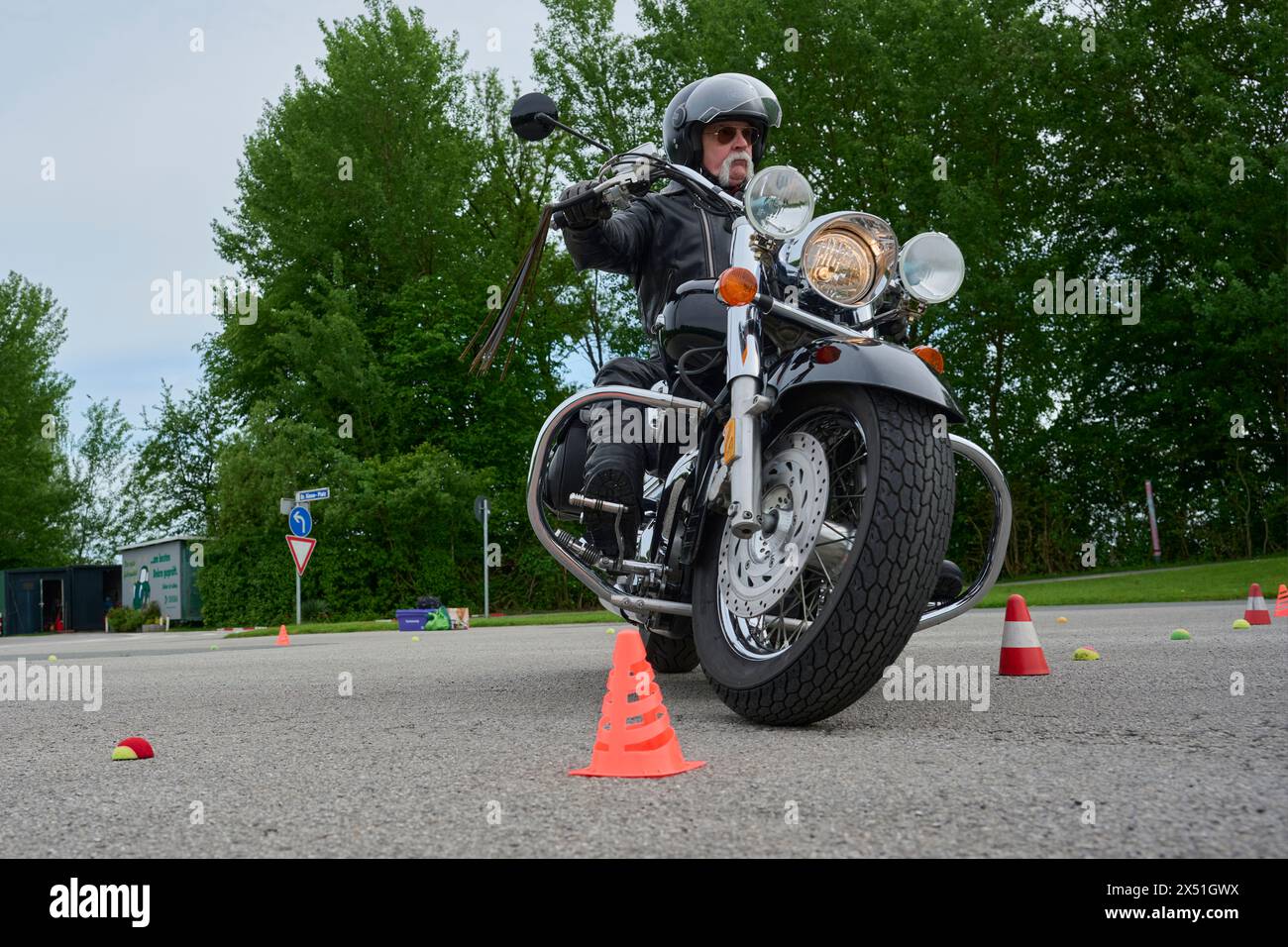 In Essen fand auf dem Verkehrsübungsplatz in Frillendorf ein Fahrsicherheitstraining für Motoradfahrer / innen statt. Formazione professionale Organisiert Foto Stock