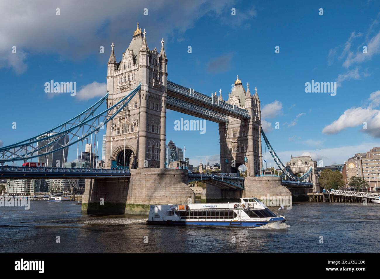 The Angel Public House su Bermondsey Wall East, accanto al fiume Tamigi, Londra SE16 4NB Foto Stock