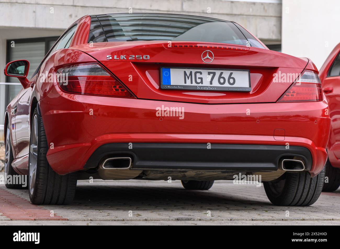 Gaziveren Cyprus 04.29.2024 rosso Mercedes SLK 250 vista posteriore 4 Foto Stock