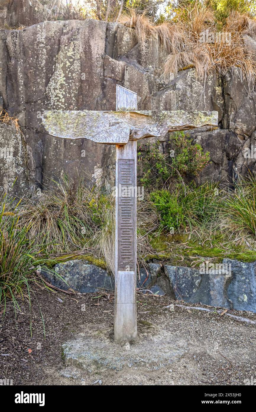 Memorial cross list dei nomi delle vittime del massacro di Port Arthur del 1996. Port Arthur Historic Site, Tasmania, Australia Foto Stock