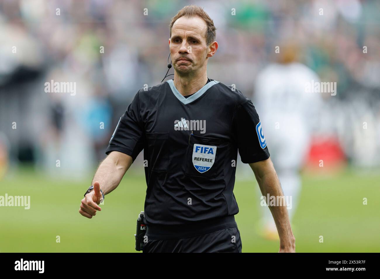 firo : 28.04.2024, calcio, calcio, 1. Campionato, 1. Bundesliga, stagione 2023/2024, Borussia Monchengladbach - arbitro dell'Unione di Berlino Sascha Stegemann Half figure, Foto Stock
