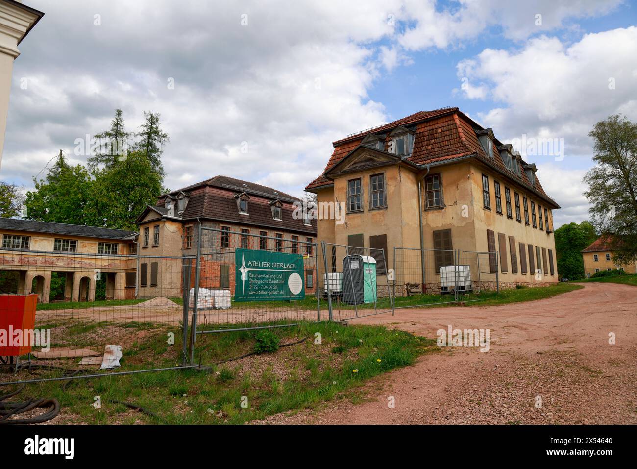 Schloss Wilhelmsthal im thüringischen Gerstungen. Prinzenhaus und Prinzessinenhaus 29.04.24 *** Castello di Wilhelmsthal a Gerstungen, Casa dei principi di Turingia e Casa delle principesse 29 04 24 Foto Stock